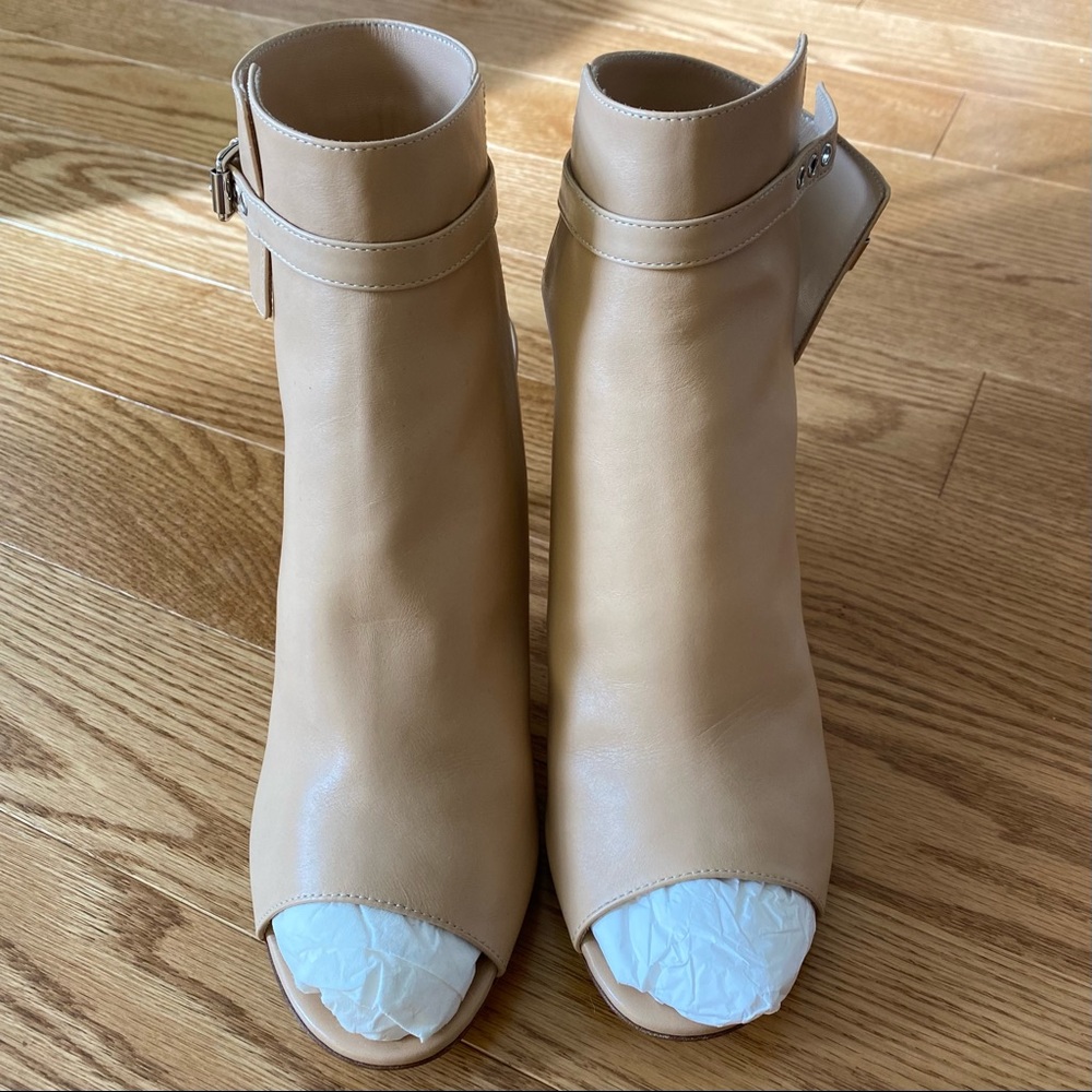Gianvito Rossi booties